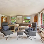 5 Bedroom Amazing In Сasa de vacaciones