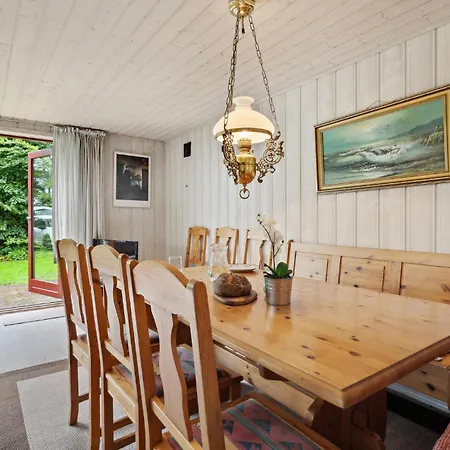 5 Bedroom Amazing In *