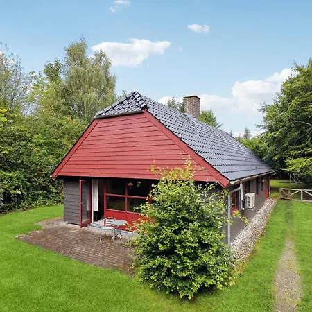 Hébergement de vacances 5 Bedroom Amazing In Ulfborg